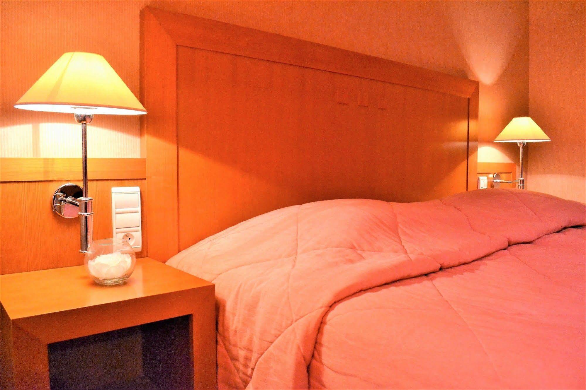 Aux Chants Des Oiseaux Hotel Ottrott Bagian luar foto